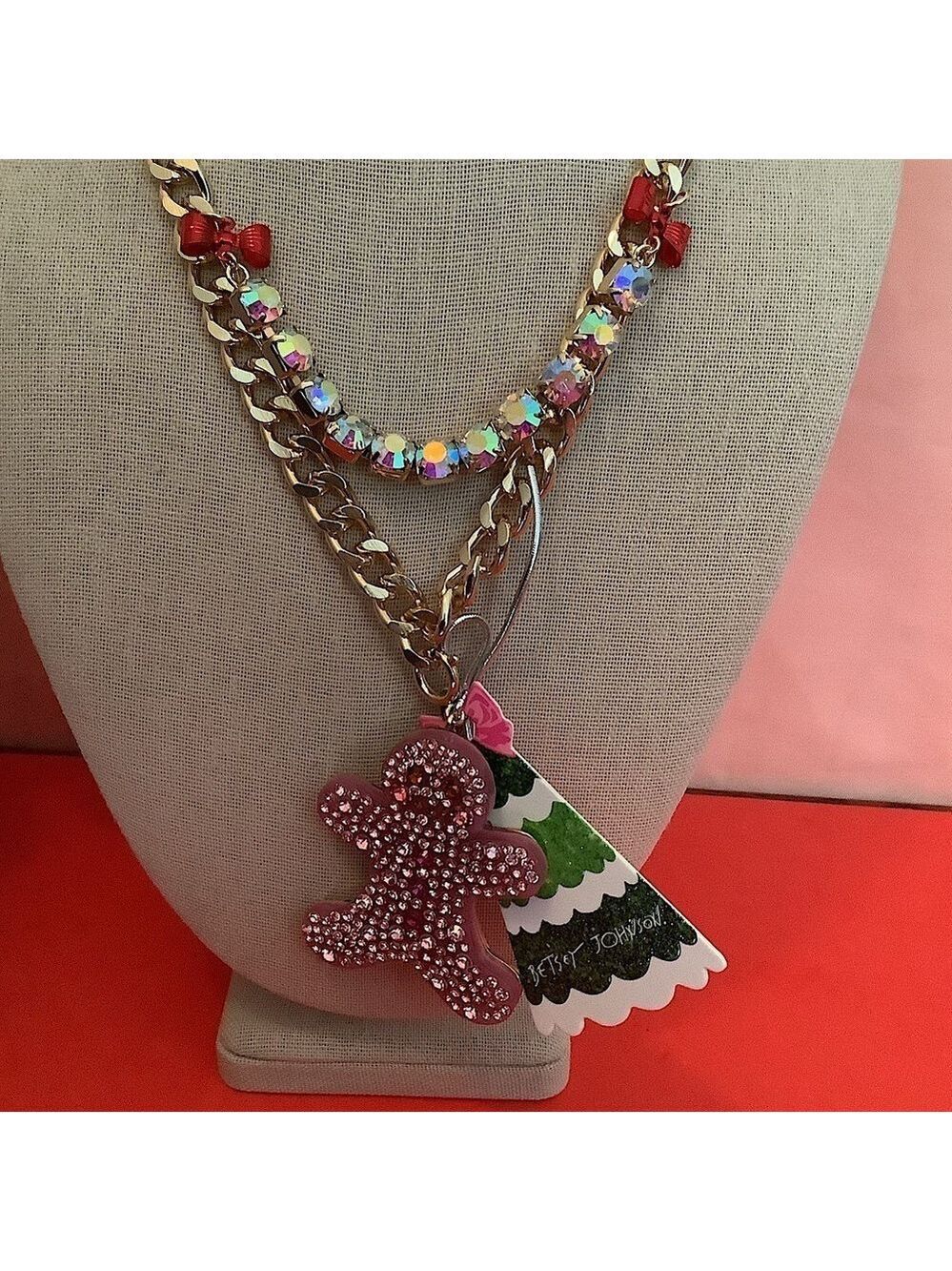 Betsey Johnson Holiday Pink Gingerbread Necklace New - Picture 2 of 3